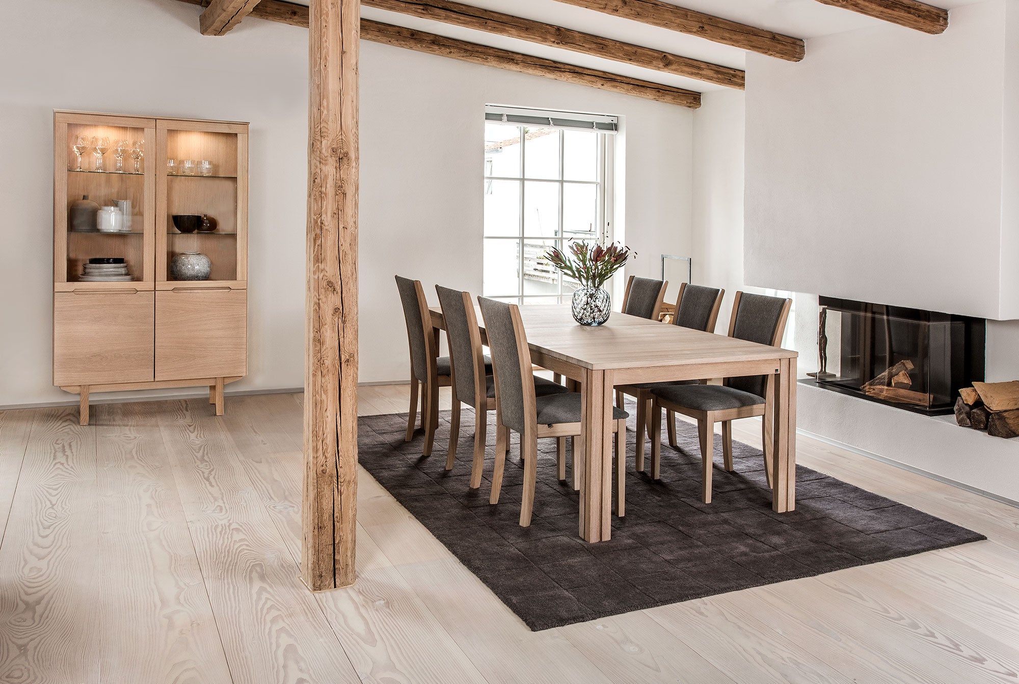 Sm24 Bord svartlackad ek / vit laminat 200-356(512)x100x73 cm