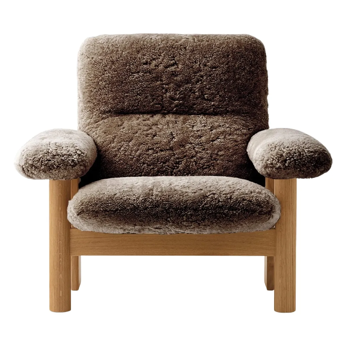 Brasilia loungestol helklädd hög rygg massiv ek natur Sheepskin Nevotex Sahara