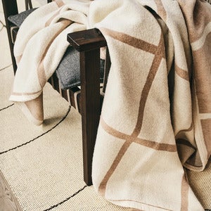 Vävd filt i lammull Criss Beige