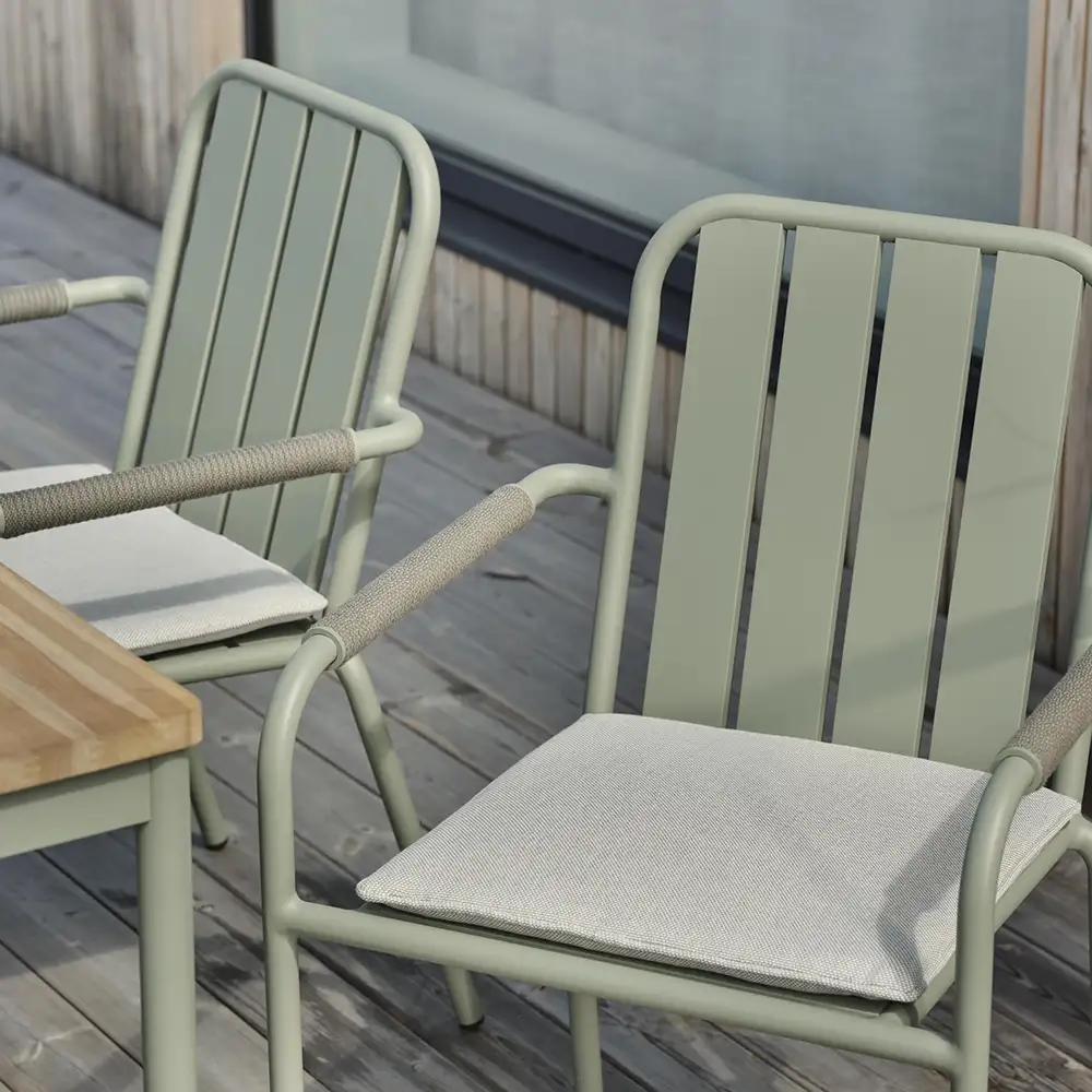 Innes karmstol dusty green 