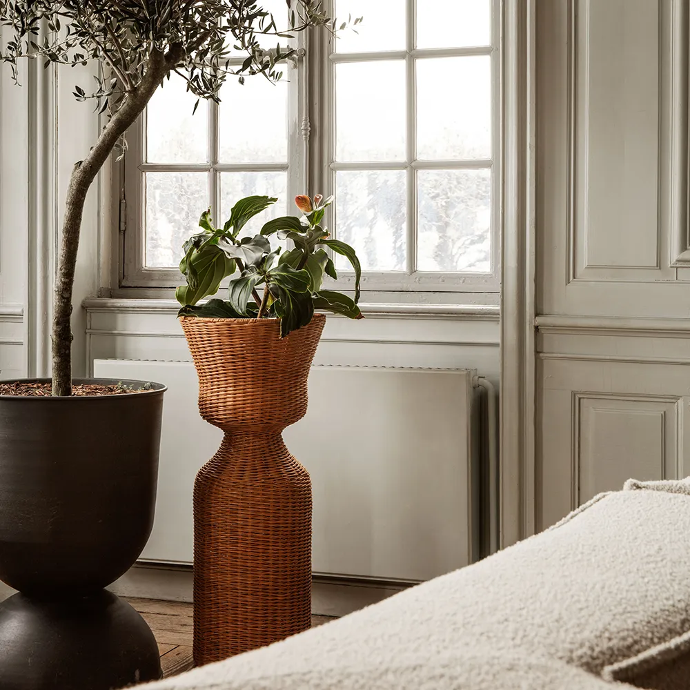 Alternativ bild 1 för Ferm Living - Agnes Plant Stand - Piedestal - Tall - Ø: 36.8 x H: 90 cm