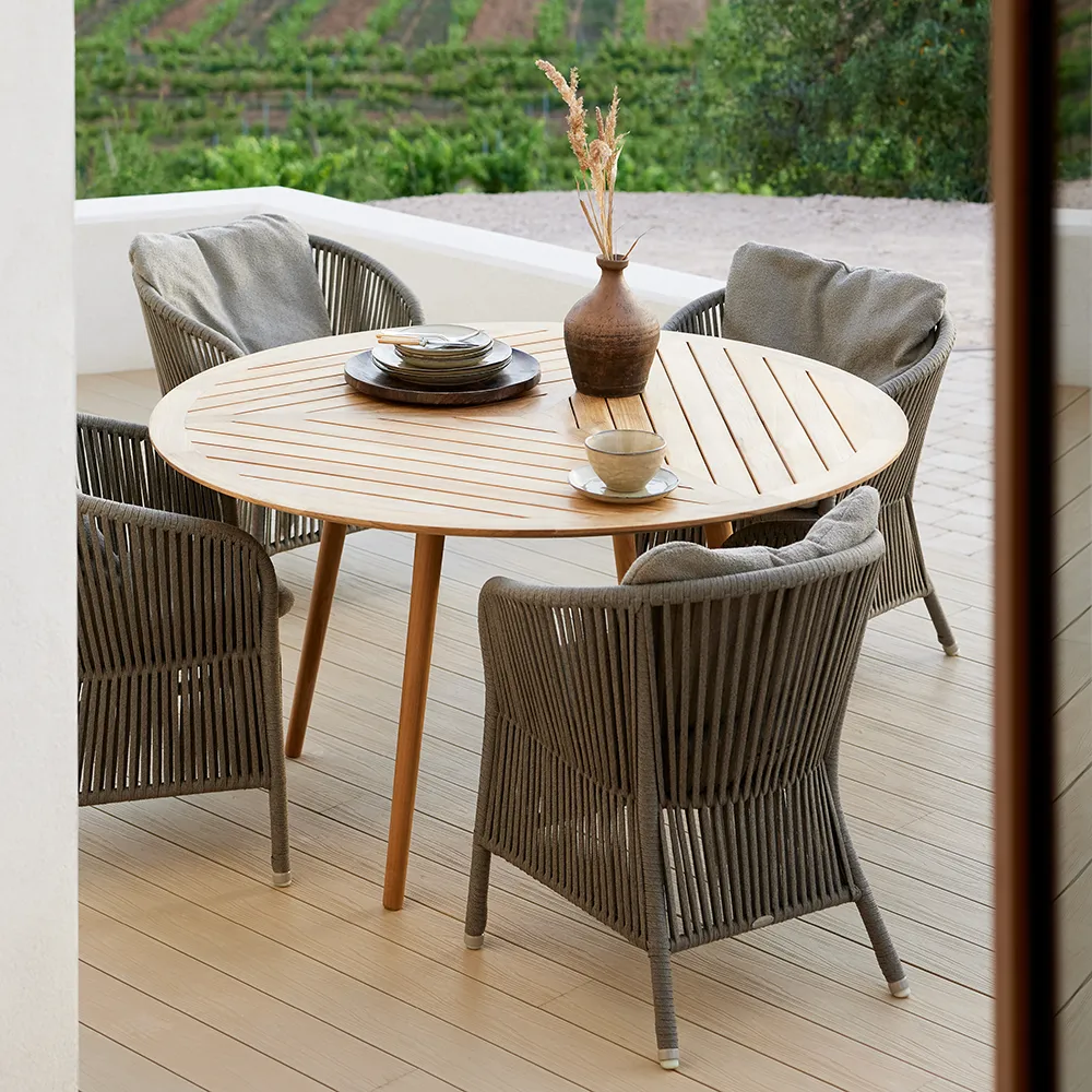 Define Matbord 144 cm Teak