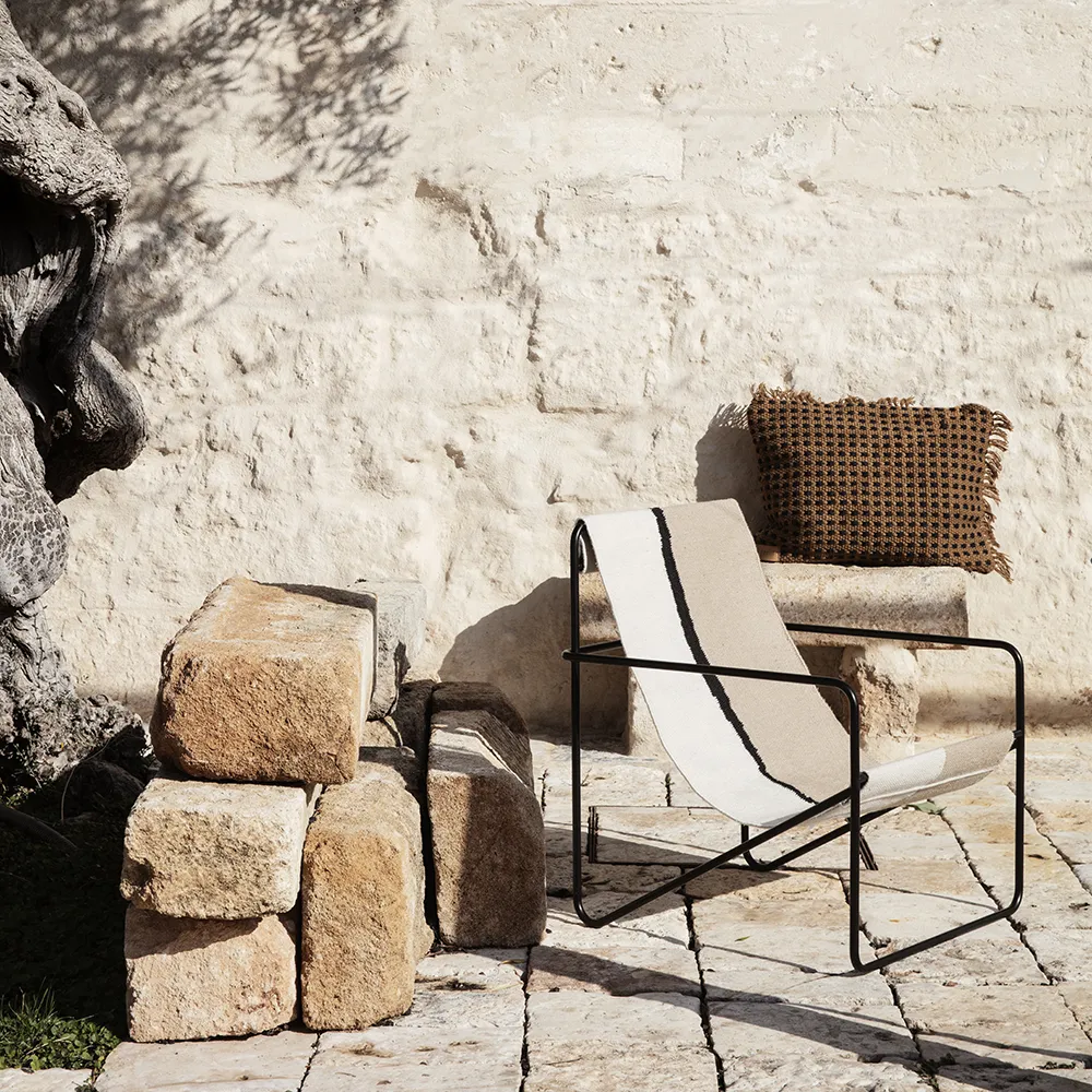 Alternativ bild 1 för Ferm Living - Desert Chair - Fåtölj - Soil / Black - W63 x H77,5 x D66 cm