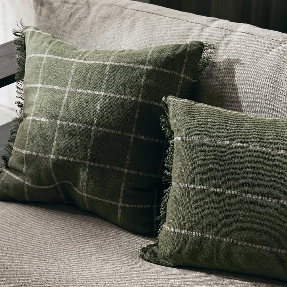Alternativ bild 1 för Ferm Living - Calm Cushion Cover - Kuddfodral - Calm Cushion Cover - Olive/Off-white - W50 x D1 x H50 cm