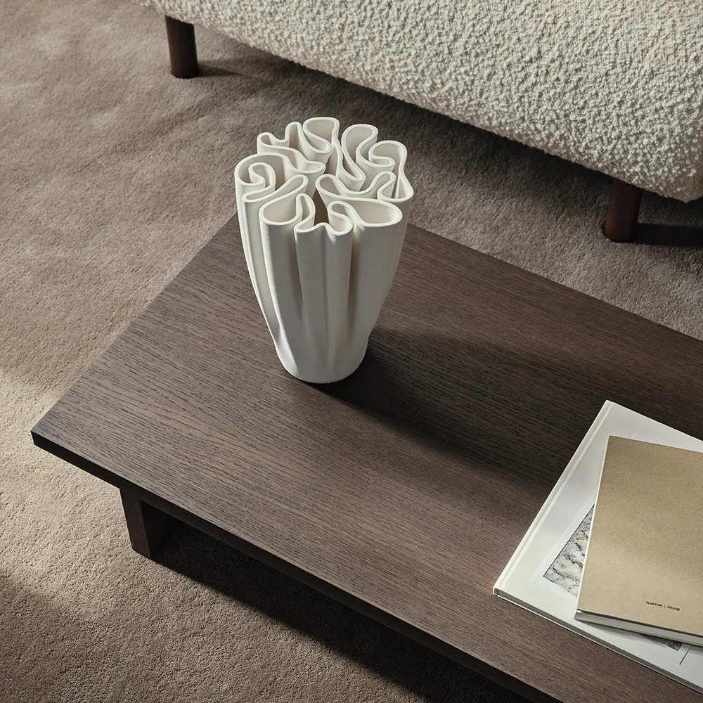 Kona Display Sidobord Dark Stained