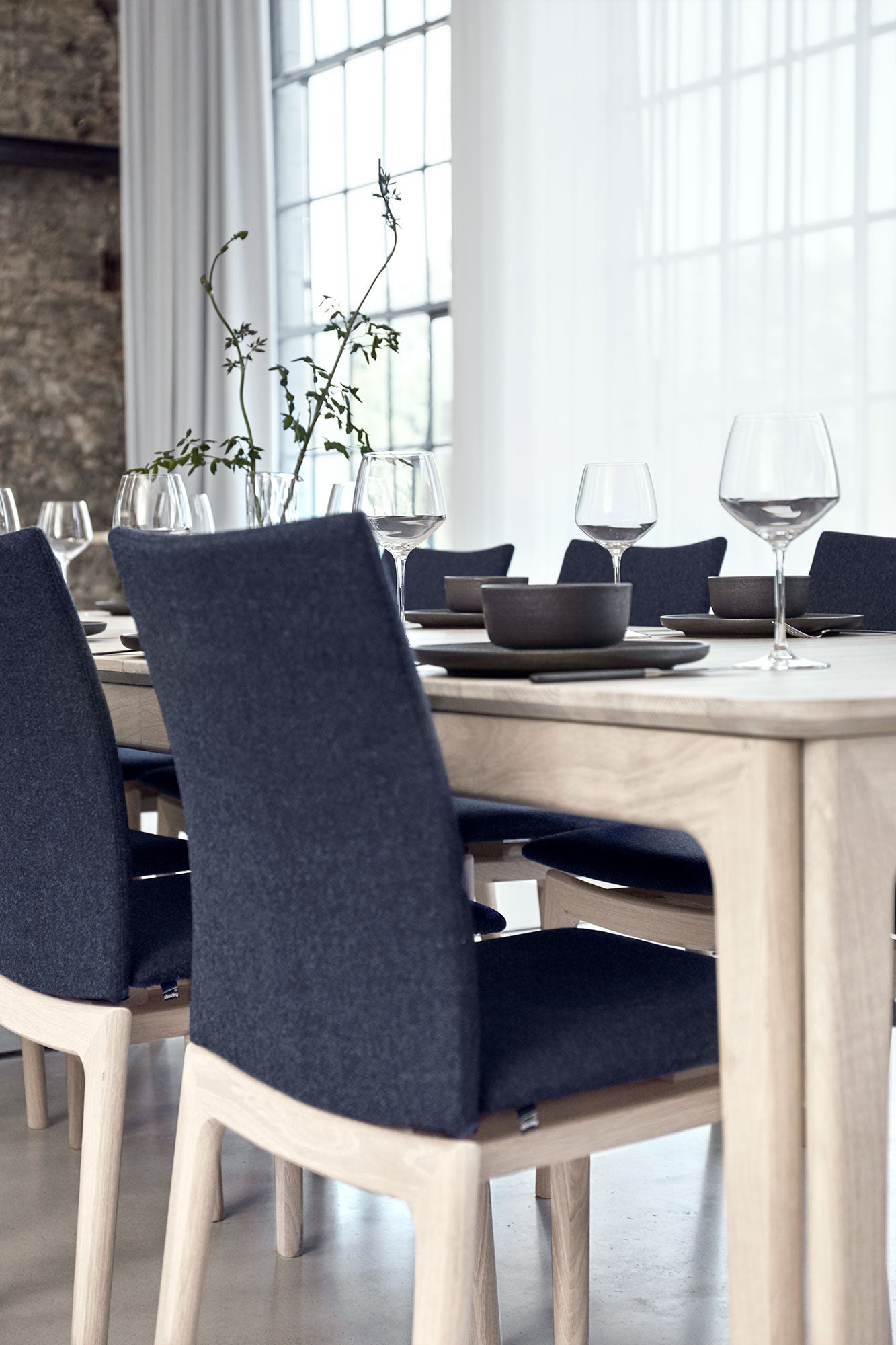 Sm27 Bord Ek Vitolja/Svart Nanolaminat