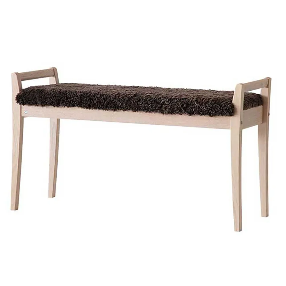 Oscarssons Möbel, Meja Bänk Vitoljad Ek/Fårskinn Brun