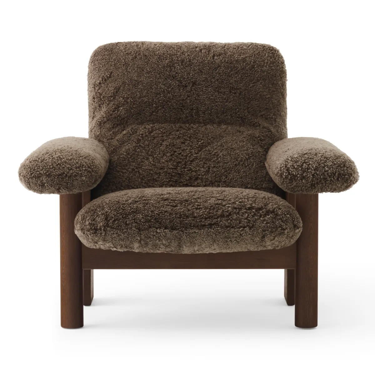 Brasilia loungestol helklädd hög rygg massiv valnöt Sheepskin Nevotex Root