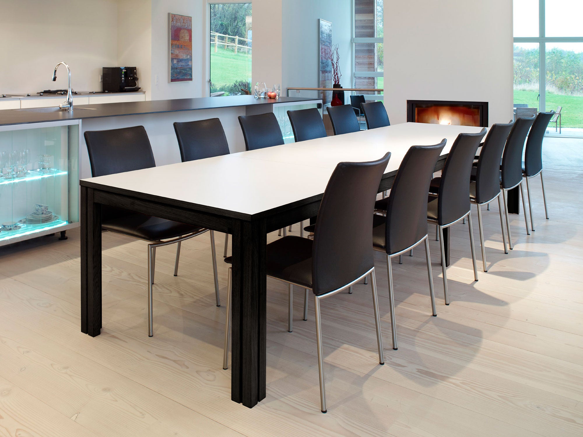 Sm24 Bord svartlackad ek / vit laminat 200-356(512)x100x73 cm