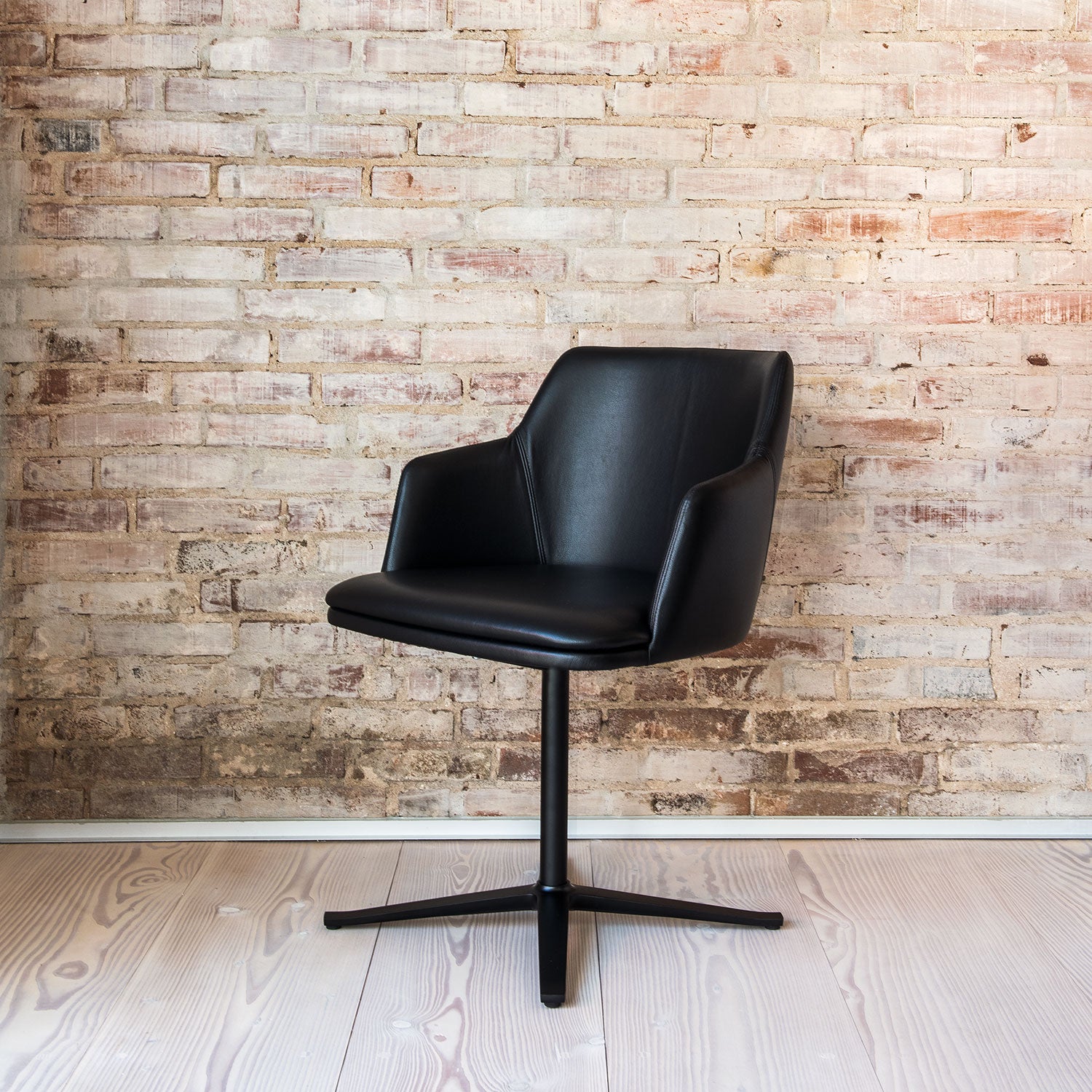 Sm55 Snurrstol med läder