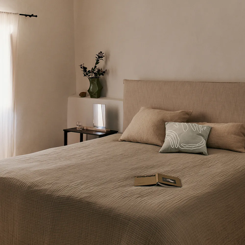 Alternativ bild 1 för Ferm Living - Fino Bedspread - Överkast - Tea Green/Sand - W240 x D0 x H250 cm