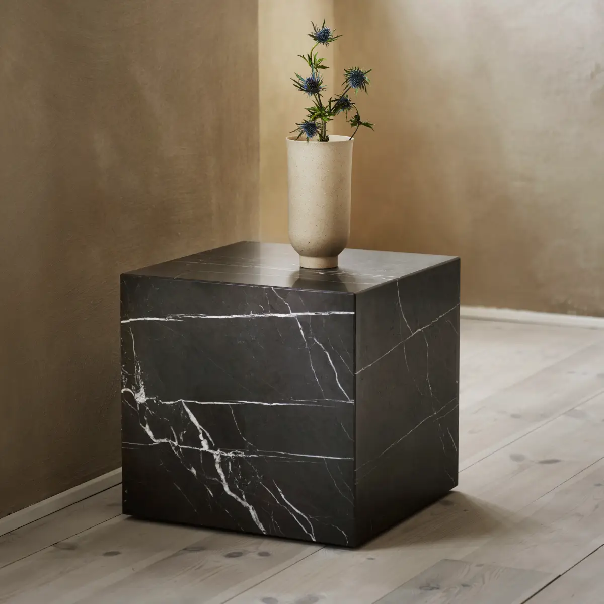 Plinth Bord marmor Nero Marquina