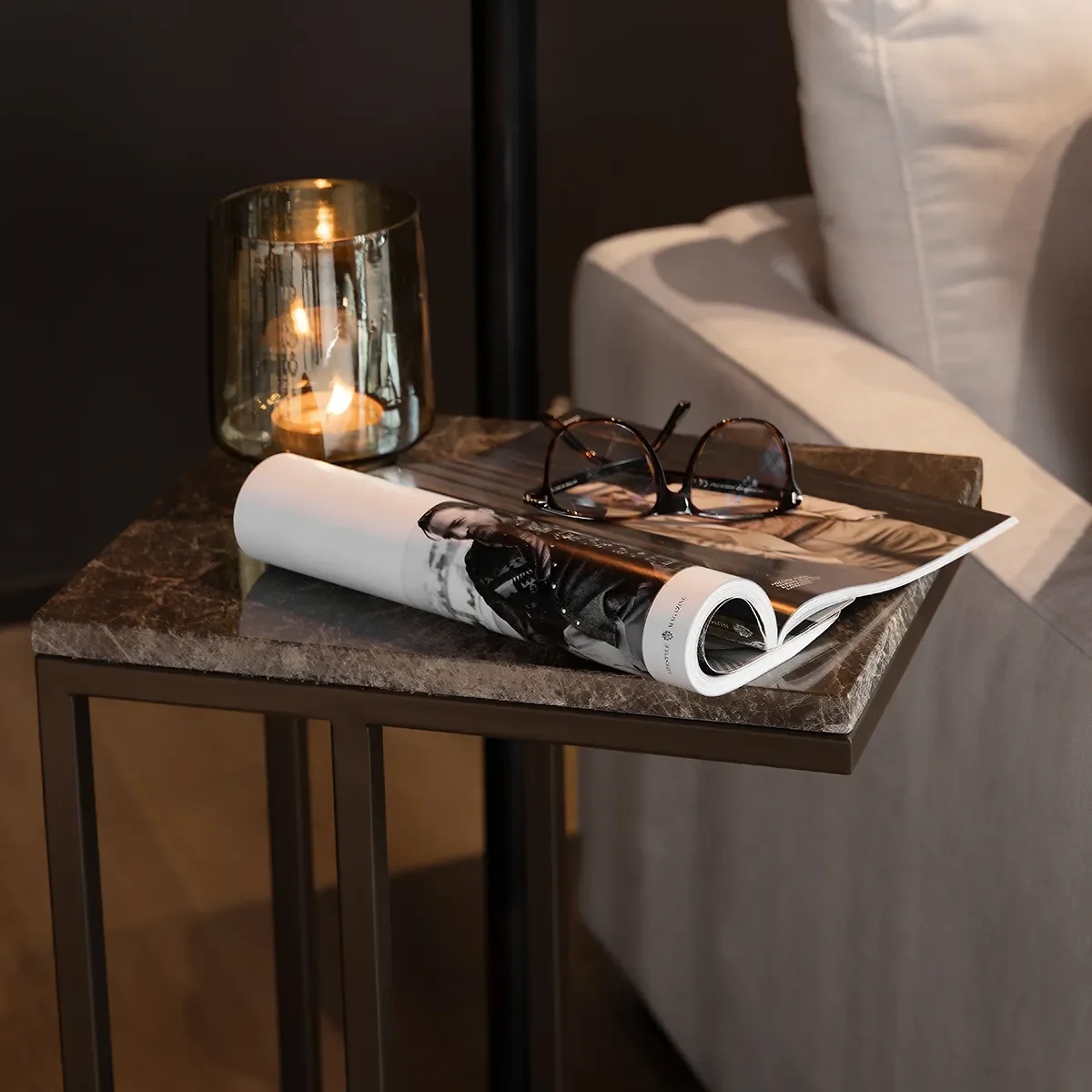 Sidobord i Marmor Taro Slim Ash Brown