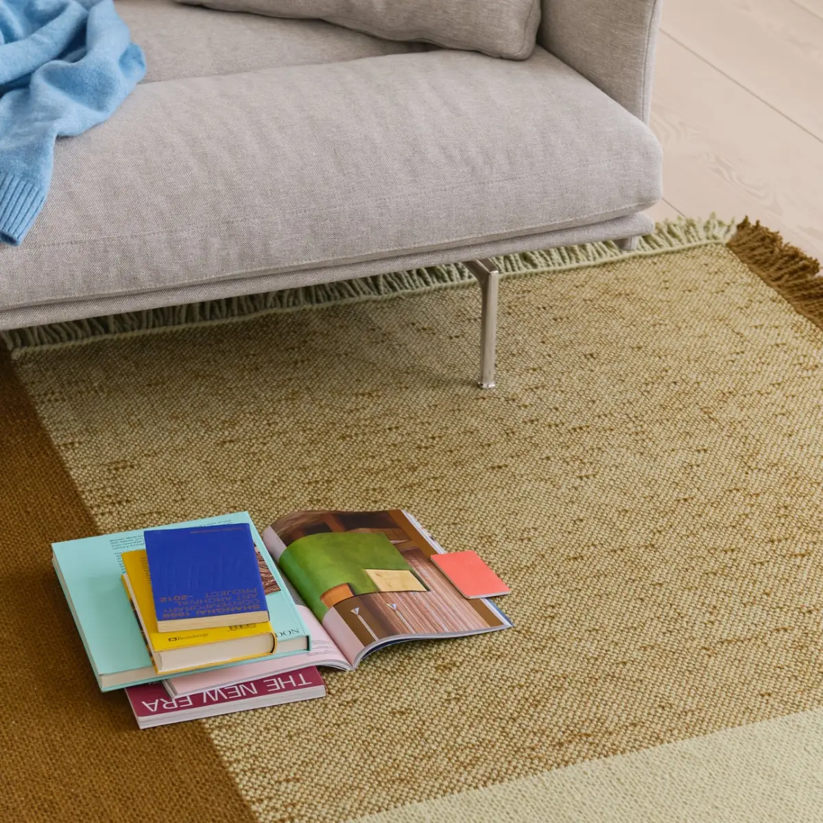 Verso Matta- 258 x 258 cm - Pale Green / Warm Brown
