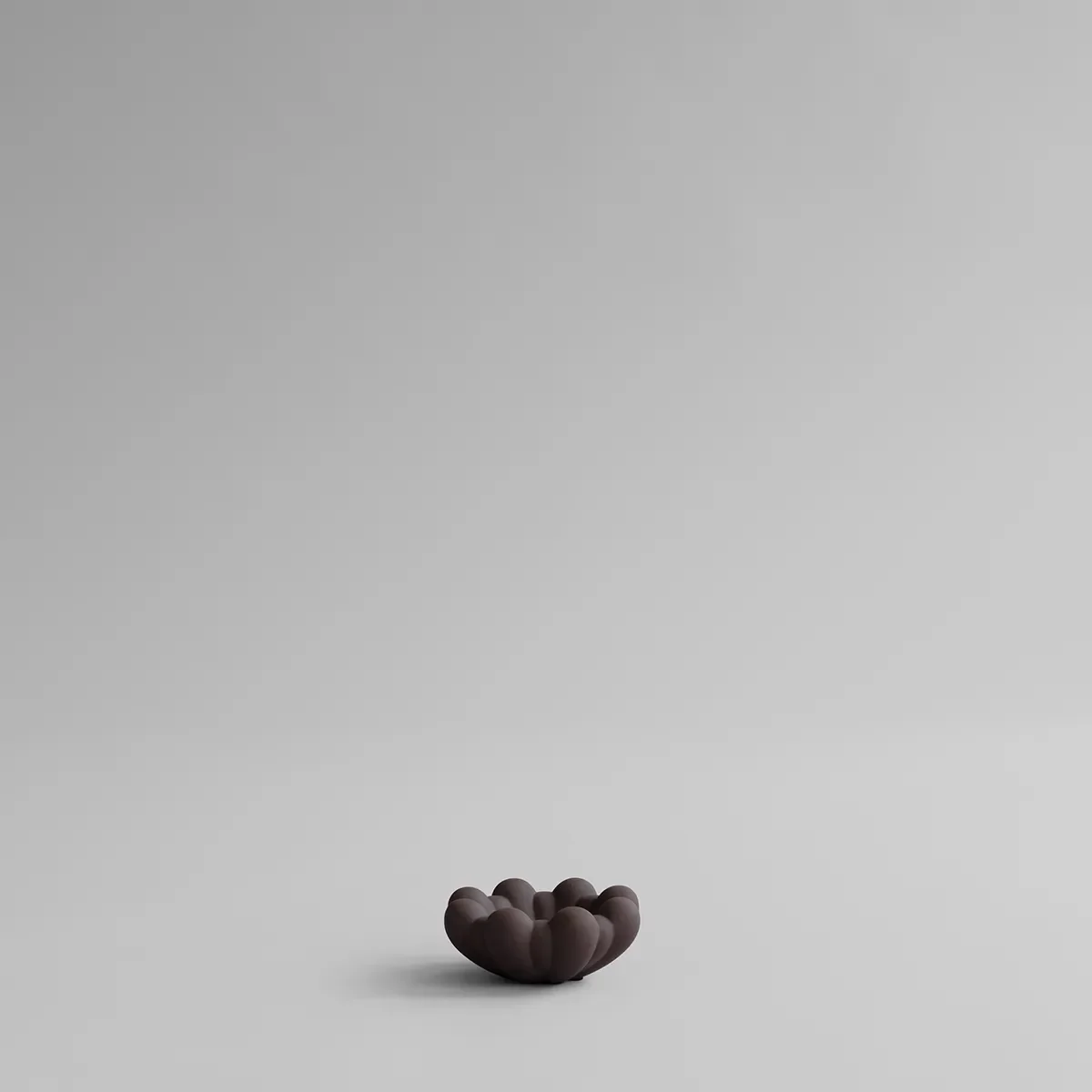 Handgjord Dekorationsskål Bloom Chocolate Brown Ø 15,5 cm