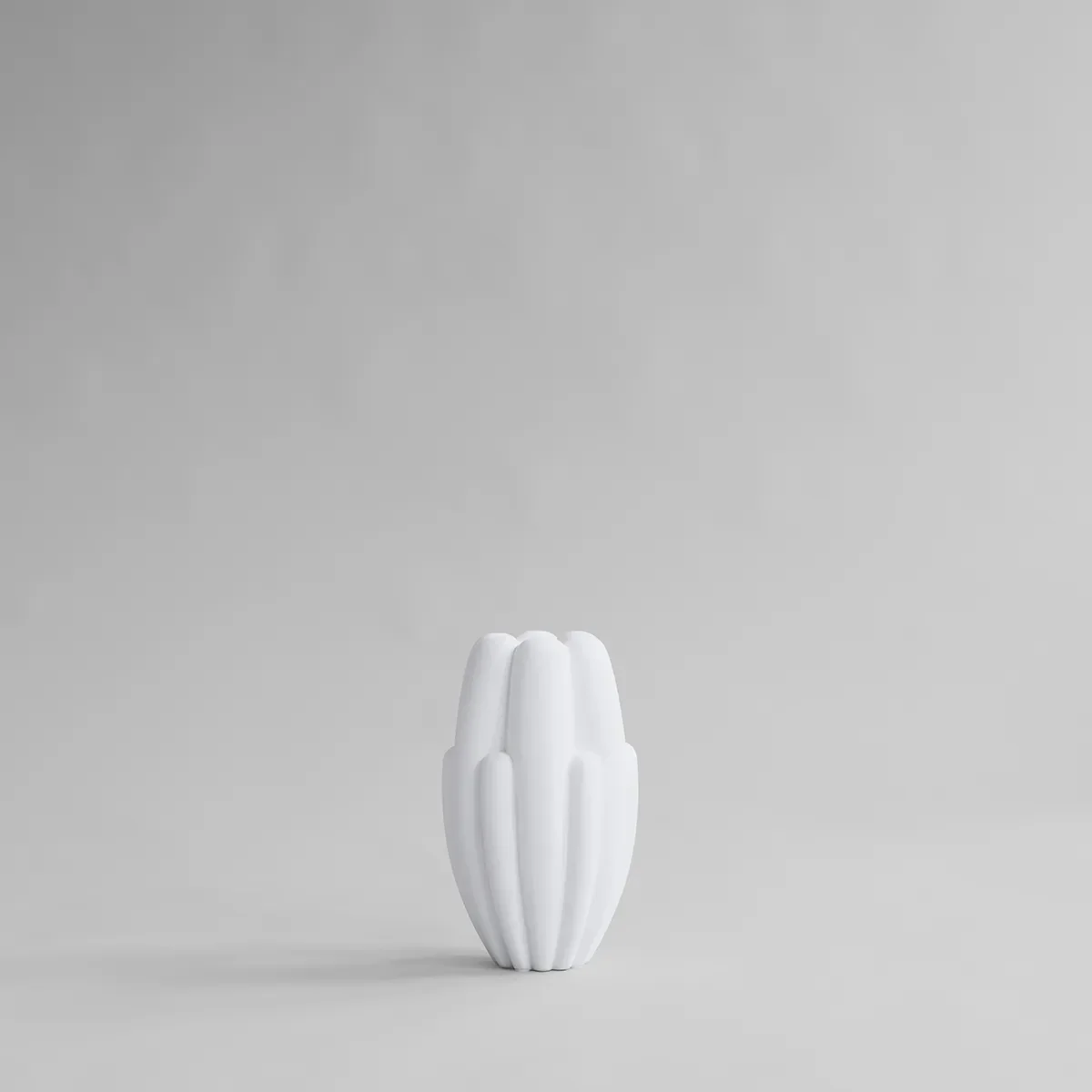 Handgjord vas Bloom Slim Mini Bone White H34 cm