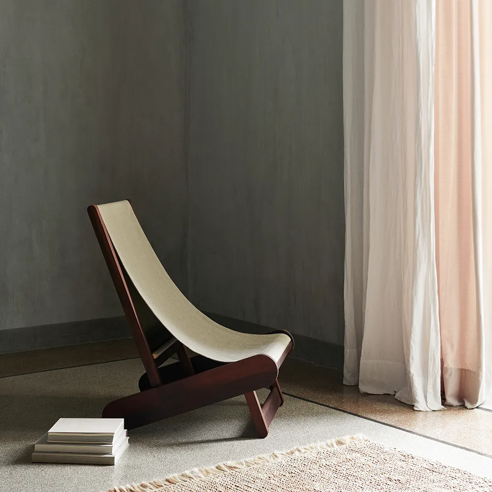 Hemi Lounge Stol - Dark Stained/Natural