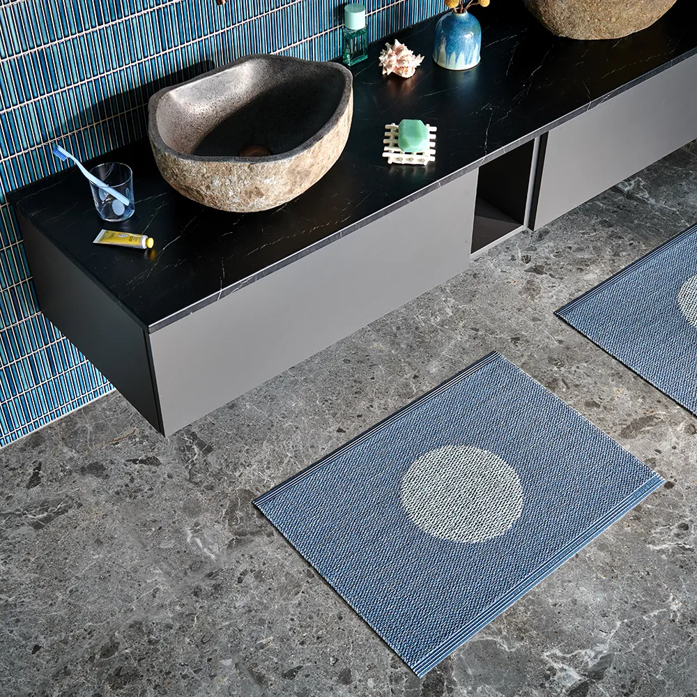 Vera Pop matta River Blue/Blue Fog 70 x 50cm