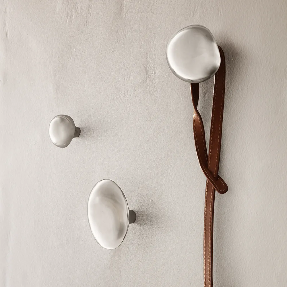 Alternativ bild 1 för Ferm Living - Lemon Hook - Krokar - Brushed Stainless Steel - W5 x H7 x D4 cm