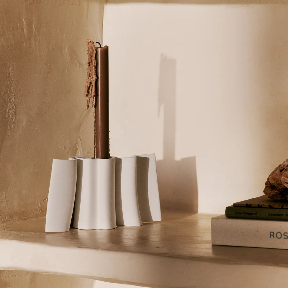 Alternativ bild 1 för Ferm Living - Dedali Candle Holder - Påslakan - Off-white - W7 x D20 x H10.5 cm