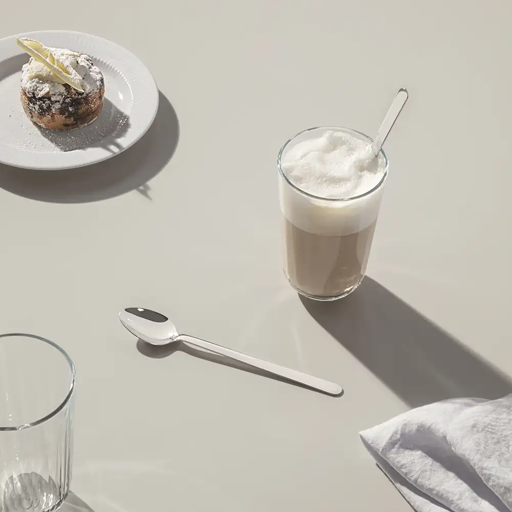 TV-bänk i ek Kabuki