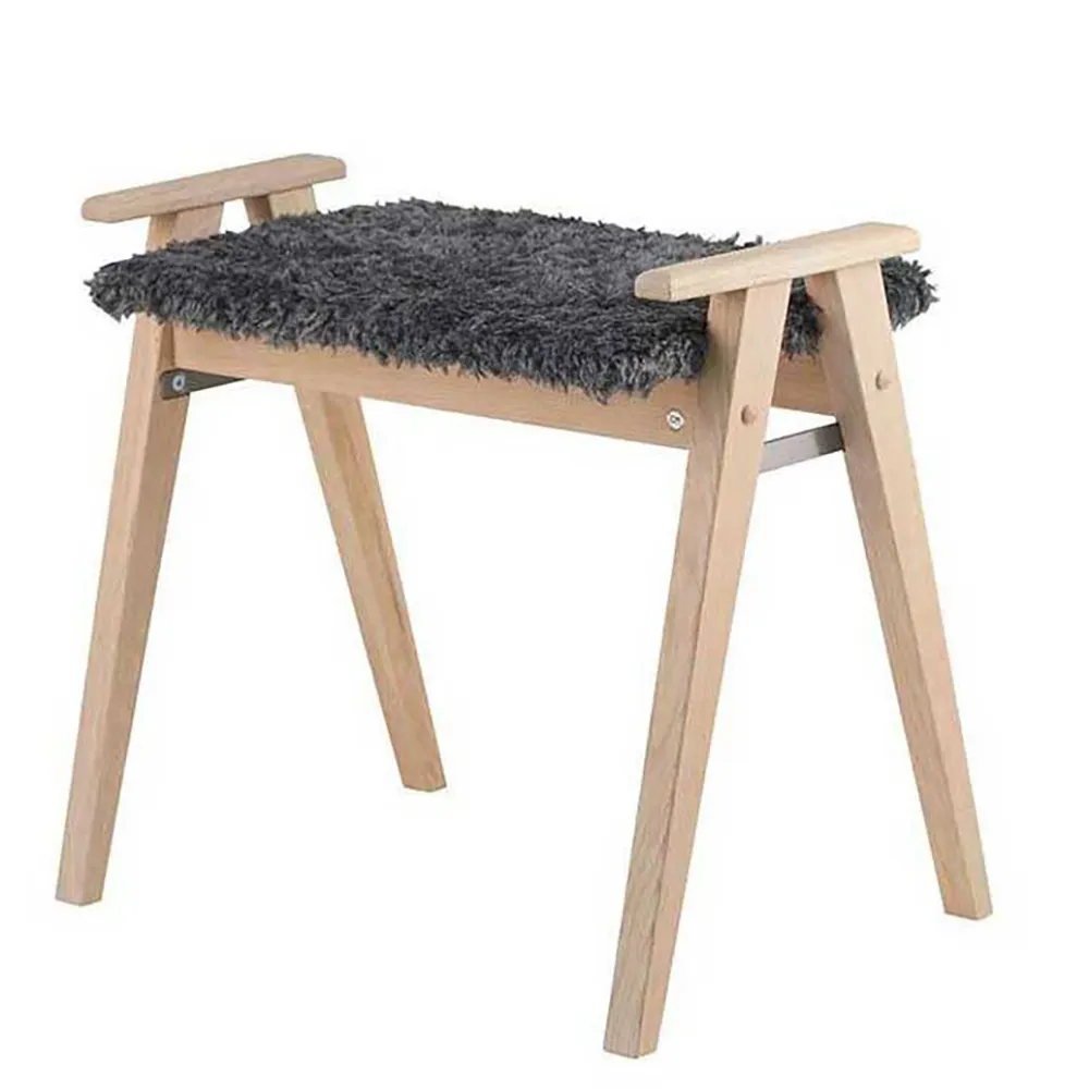 Oscarssons Möbel, Alme Pall Vitoljad Ek/Fårskinnslook mörkgrå