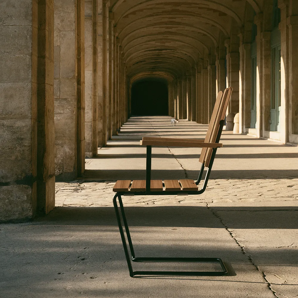 A2 Fåtölj Oljad Ek / Svart Stativ