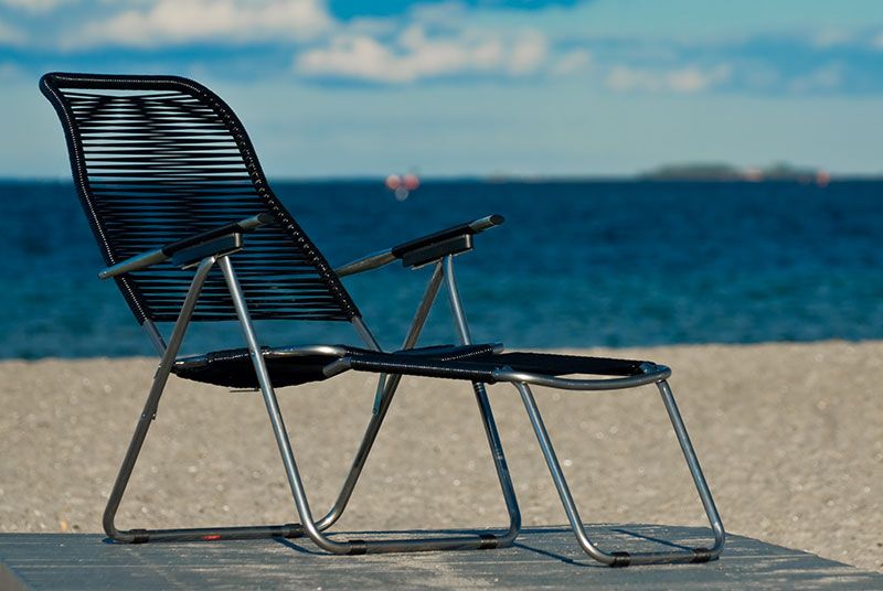 Spaghetti solstol svart aluminium 