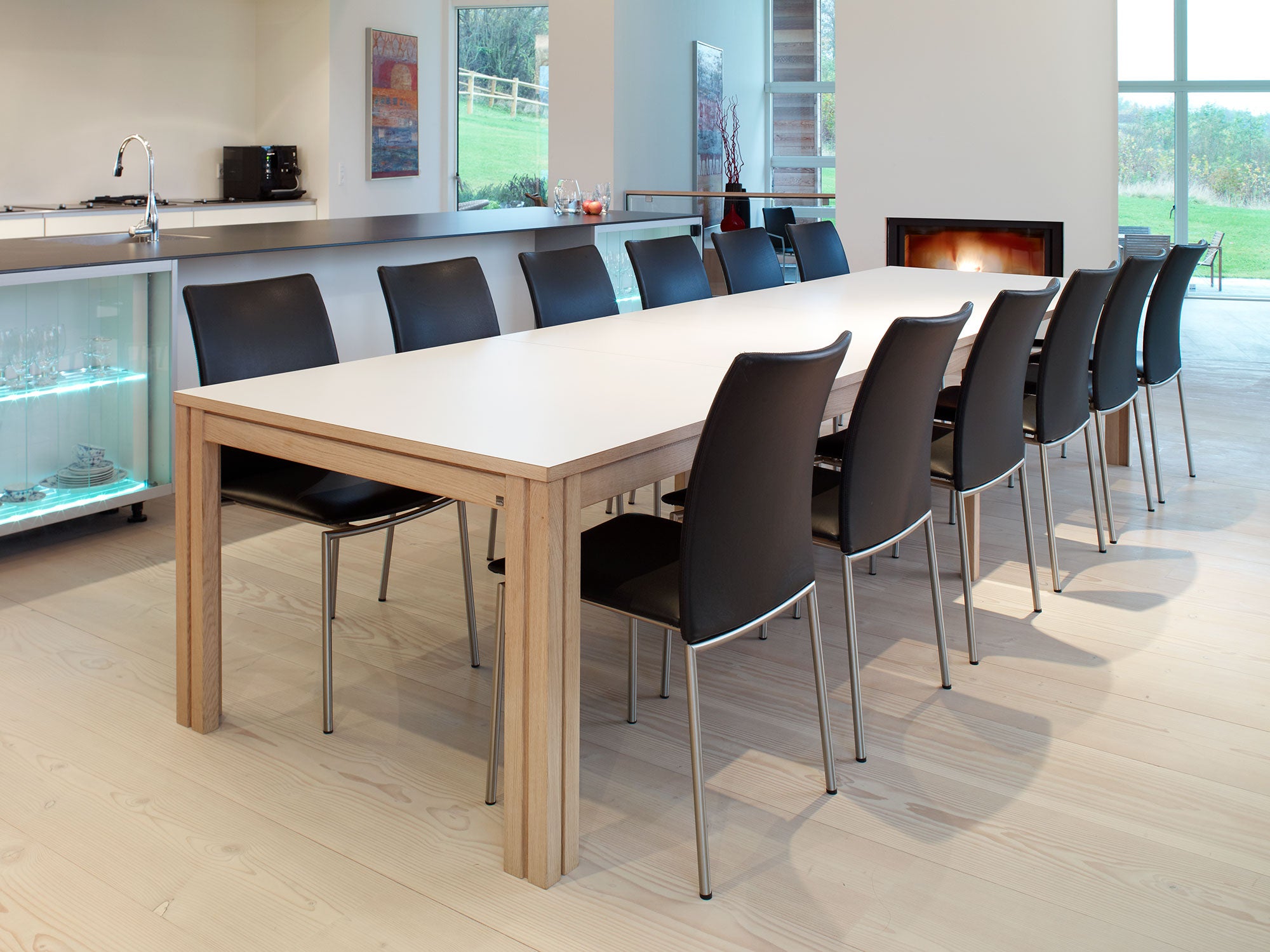 Sm24 Bord svartlackad ek / vit laminat 200-356(512)x100x73 cm