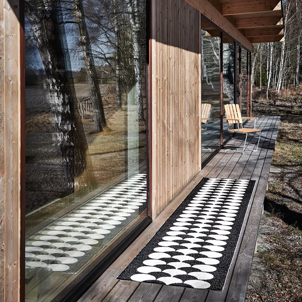 Poppy Black / Vanilla matta 70 x 150 cm