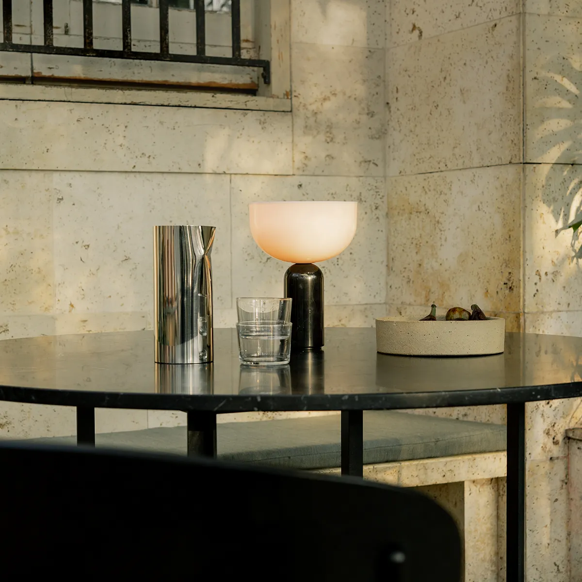 Kizu Bärbar bordslampa Svart Marble