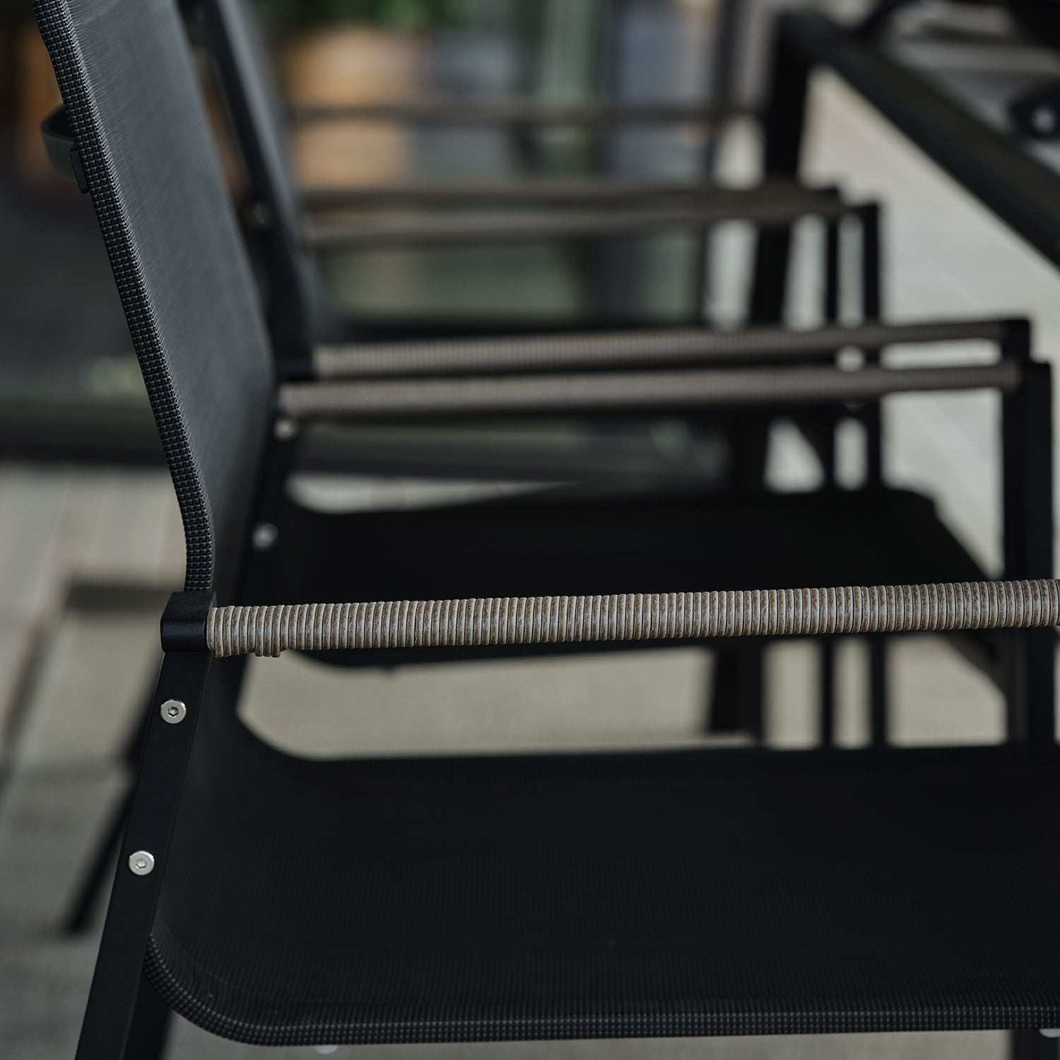 Lyra karmstol svart/grå 