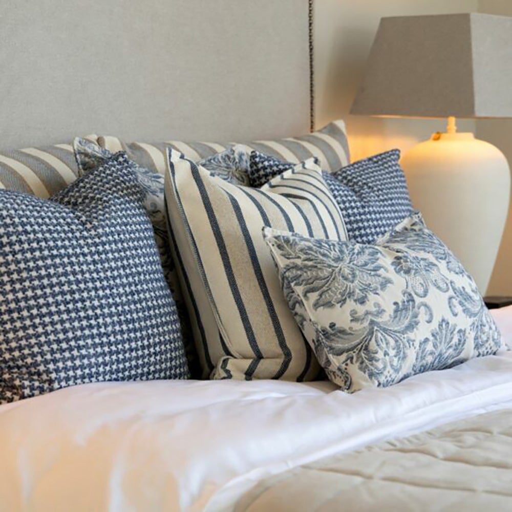 Alternativ bild 1 för Artwood, HERRINGBONE Randig kudde - 60x60, blå/offwhite