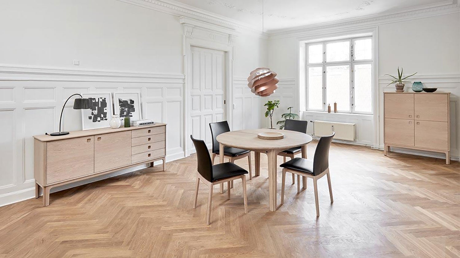 Sm300 Skänk Valnöt Lack