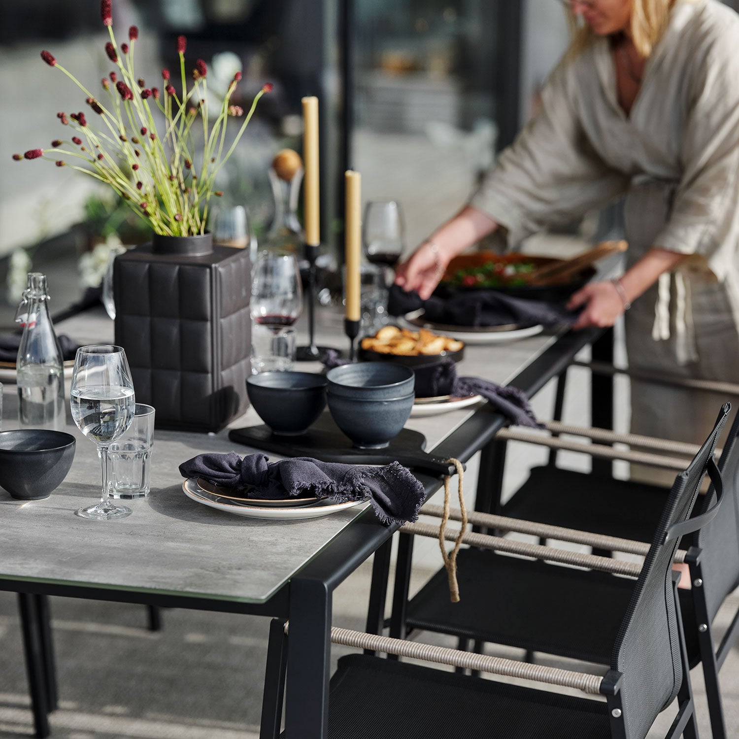 Lyra karmstol svart/grå 