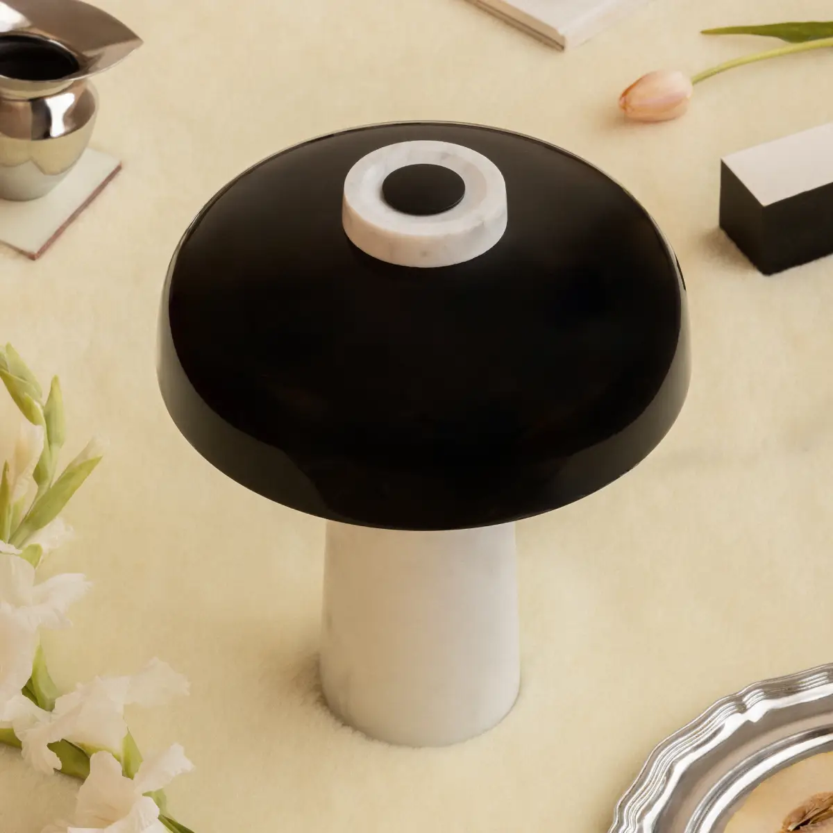 Reverse Bordslampa, Marble, Carrara/Alu. Black