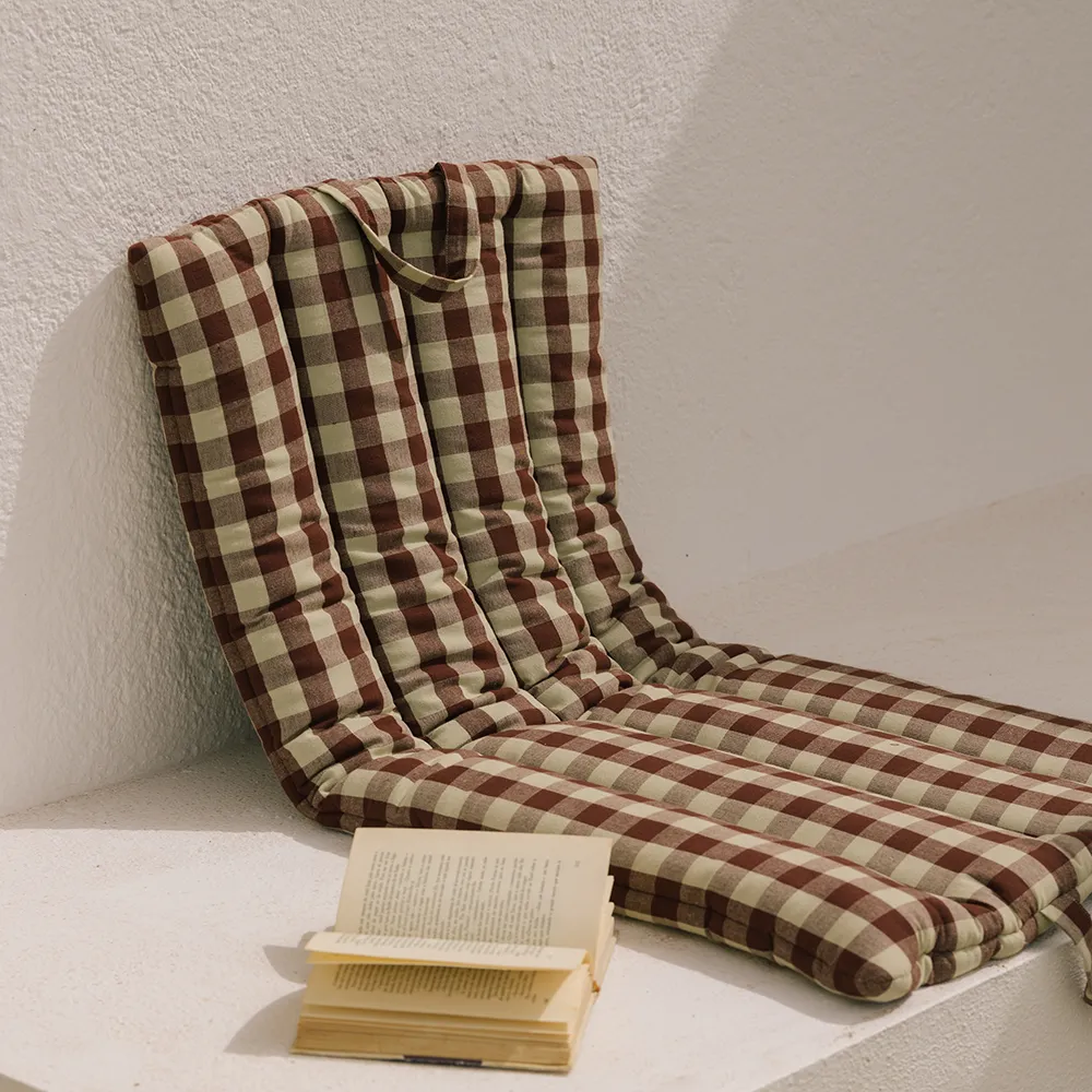 Alternativ bild 1 för Ferm Living - Bothy Check Folding Mat  - Stolsdyna - Cinnamon/Green - W70 x D7 x H100 cm