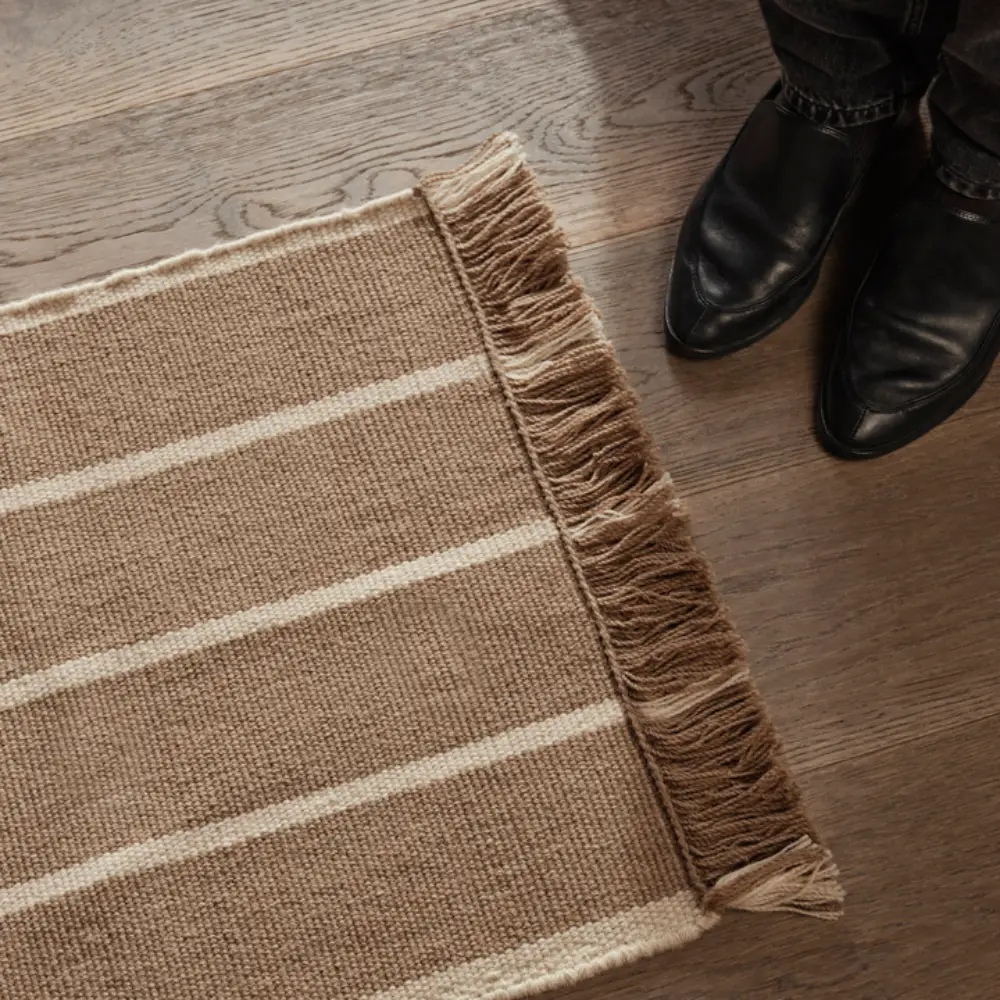 Calm Kelim Matta 140x200 cm- Dark Sand/Off-white