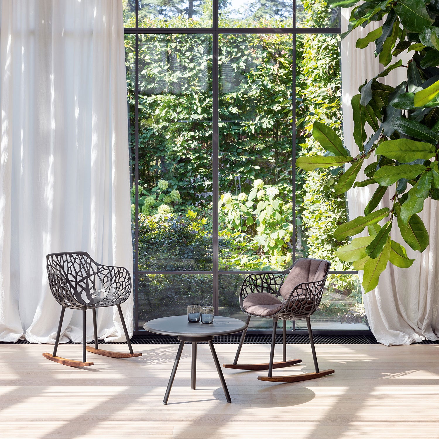 Forest gungstol med Iroko medar Black 