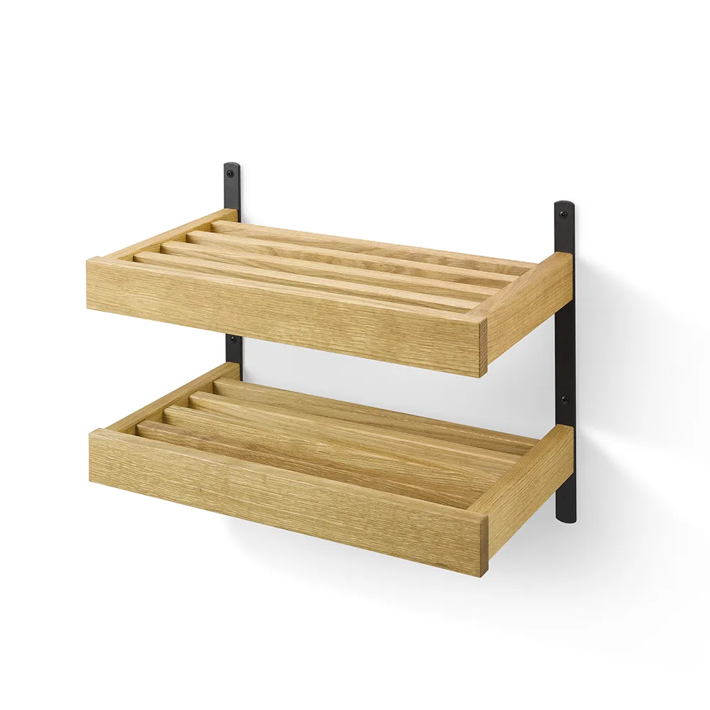 oscarssons möbel, nadja skohylla 50 cm 2 plan väggmonterad lackad ek/mattsvart stål