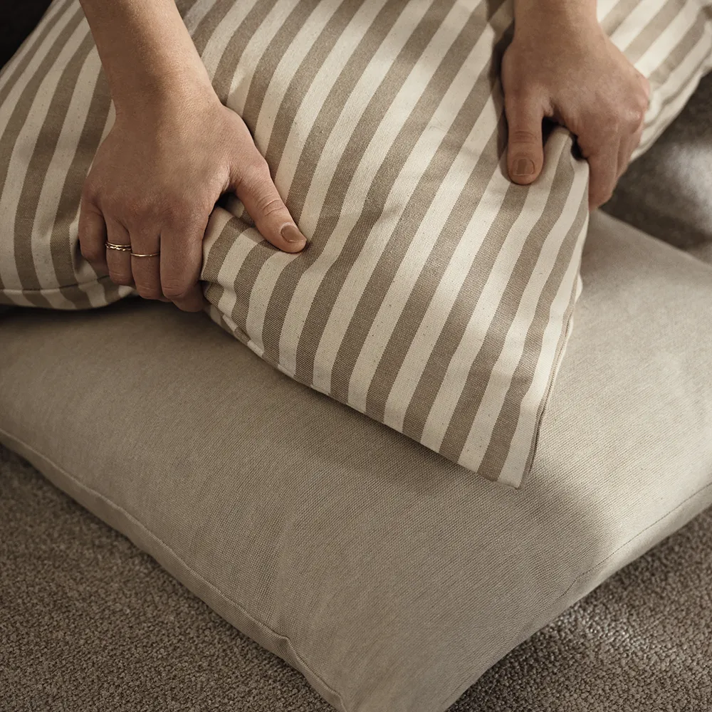 Alternativ bild 1 för Ferm Living - Strand Outdoor Cushion  - Kudde - Sand/Off-white - W50 x H50 cm