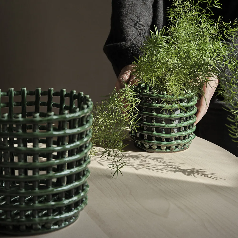 Alternativ bild 1 för Ferm Living - Ceramic Basket - Korg - Large - Emerald Green - Ø23,5 x H21 cm
