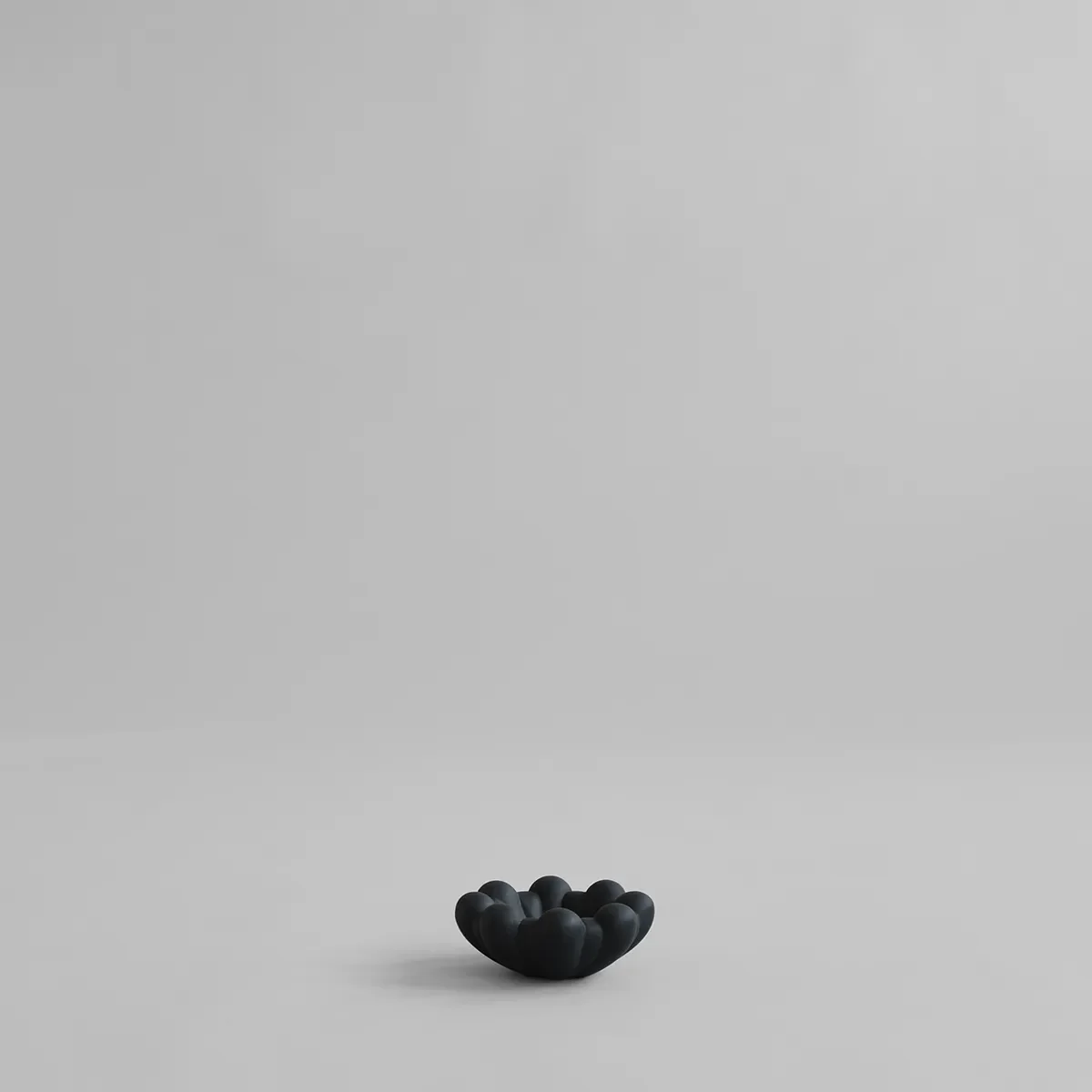 Handgjord Dekorationsskål Bloom Black Ø 15,5 cm