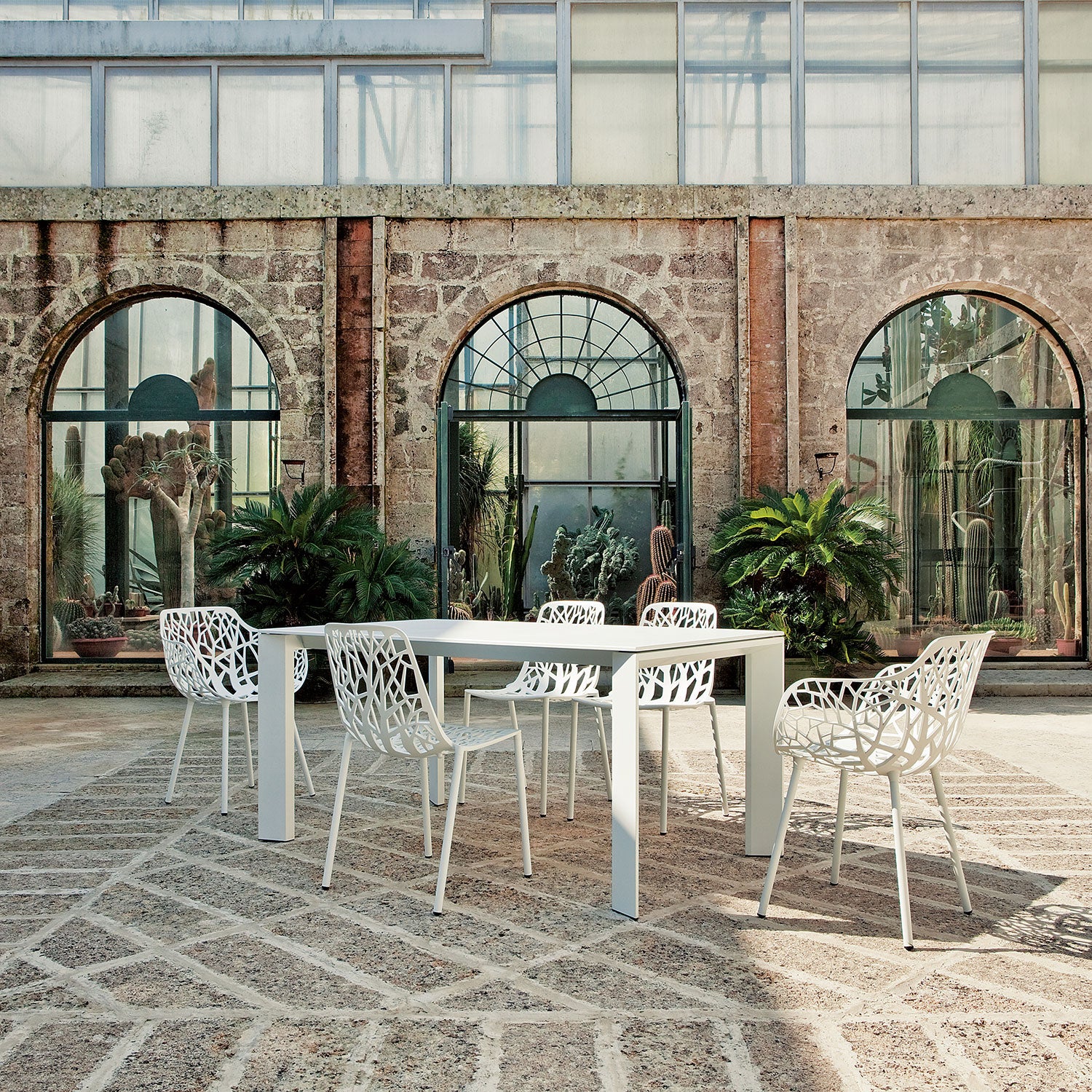 Forest karmstol Creamy White 