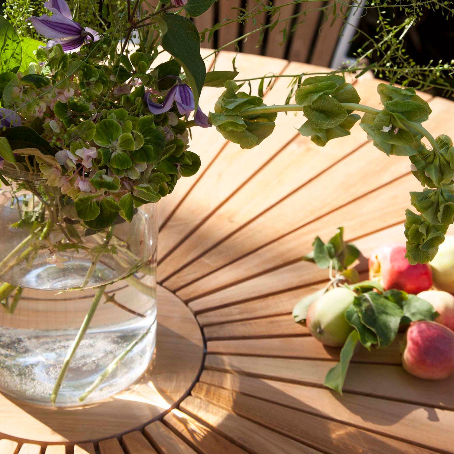 Hard & Ellen trädgårdsbord 130 cm vit/teak 