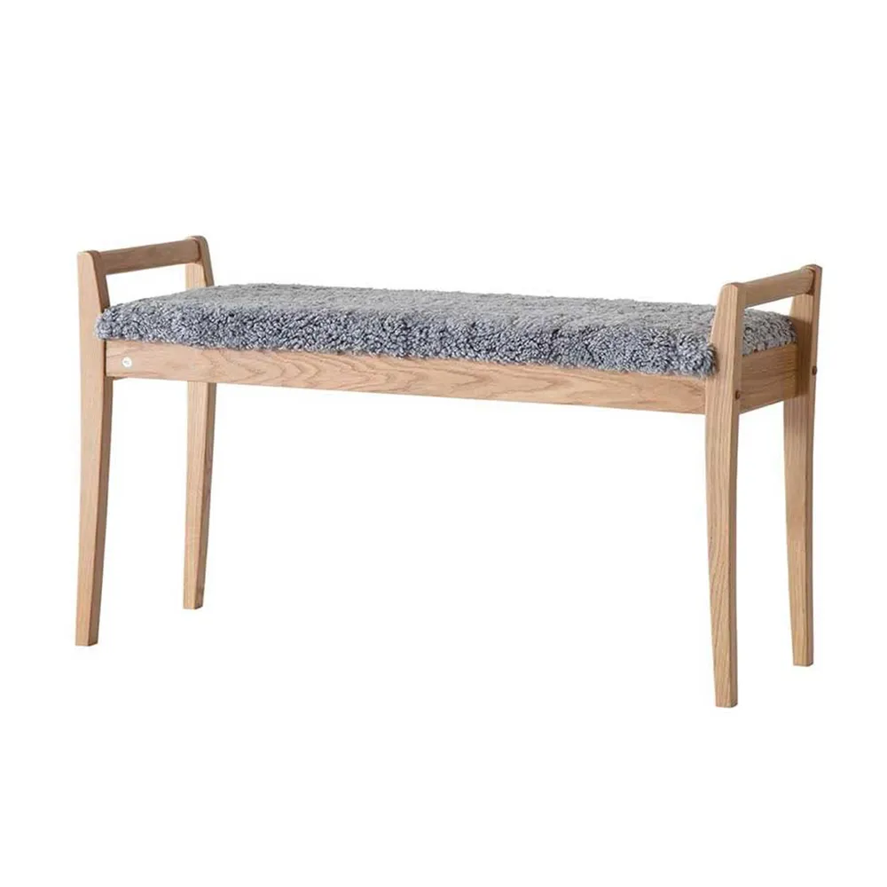 Oscarssons Möbel, Meja Bänk Lackad Ek/Fårskinn Ljusgrå