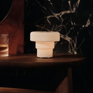 Munblåst Portabel Dimbar LED-Bordslampa Ripple