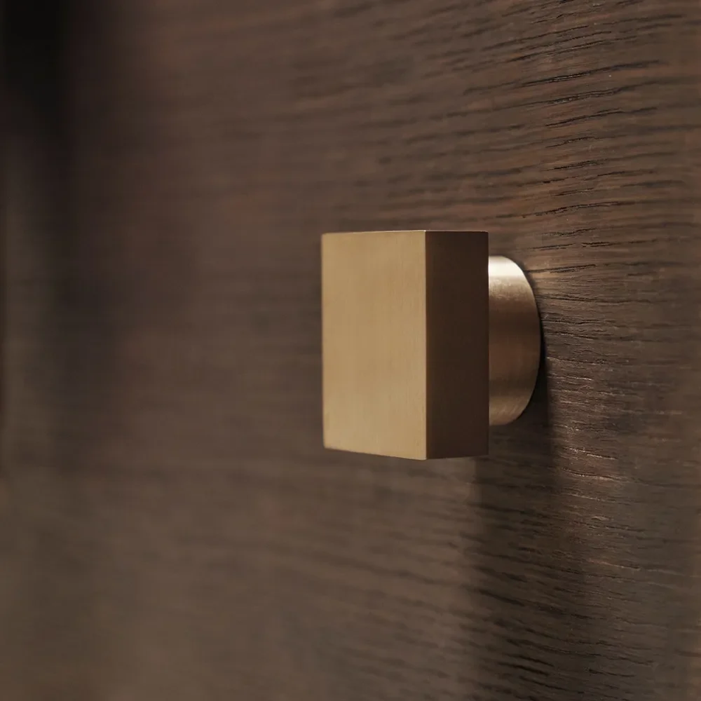 Alternativ bild 1 för ferm LIVING - Square Hook Large Mässing