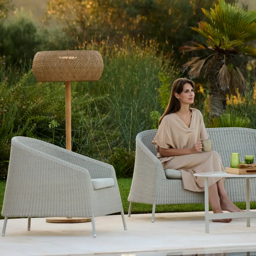 Illusion Glow golvlampa m/natural Weave Teak