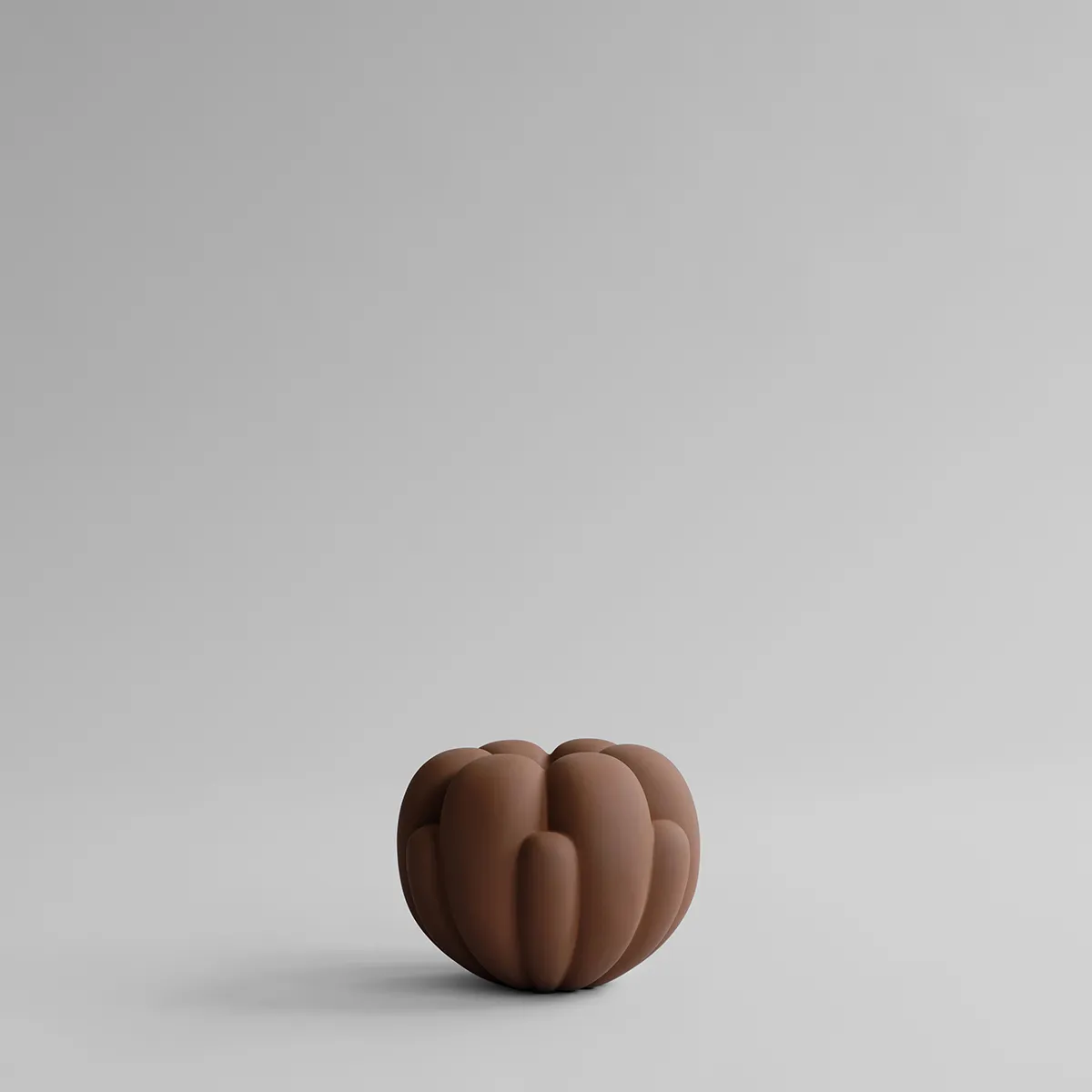 Handgjord vas Bloom Petit Almond H18 cm